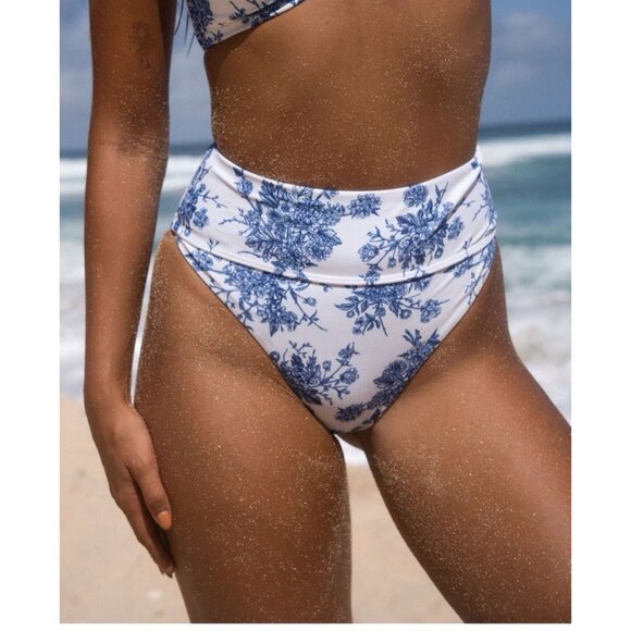 Berlook 2 Piece Swimsuit Bikini Size S Small Blue White High Rise NEW W Bag - Picture 11 of 14